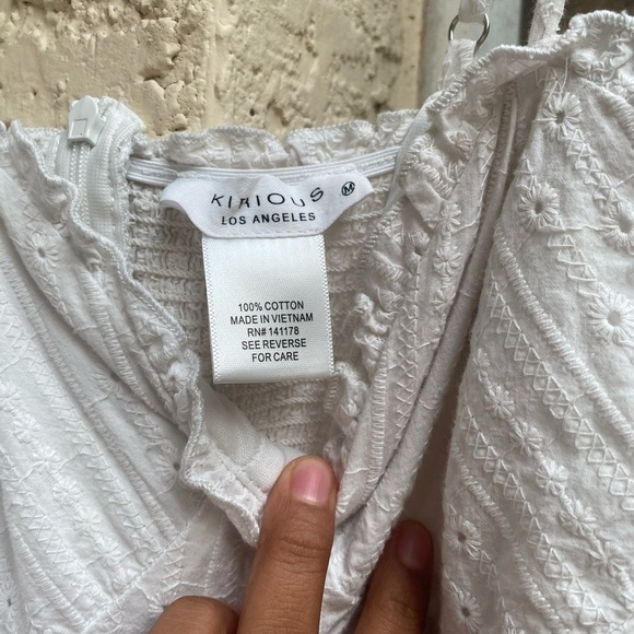 Chic White Floral Dress with Embroidery - Picture 4 of 4